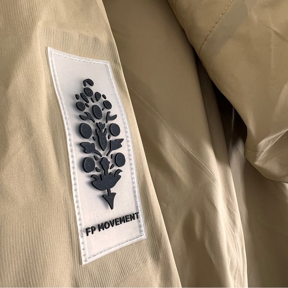 New FP MOVEMENT by Free People Zephyr Packable Ski Shell Jacket Antelope Combo M - Picture 9 of 11